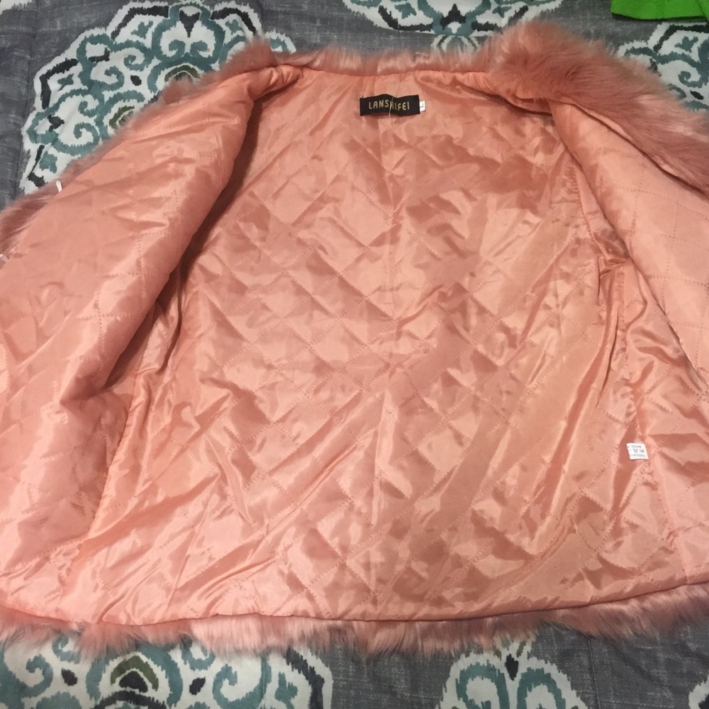Fur coat 💖 - Picture 5 of 7